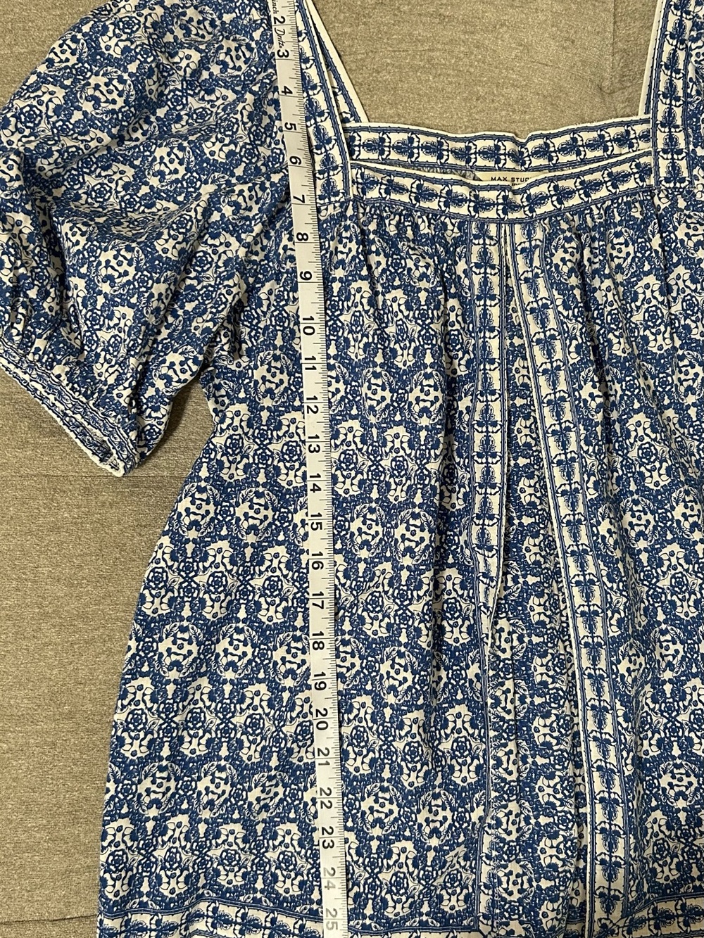 Max Studio Blue Floral Print Peasant Top - Picture 8 of 9
